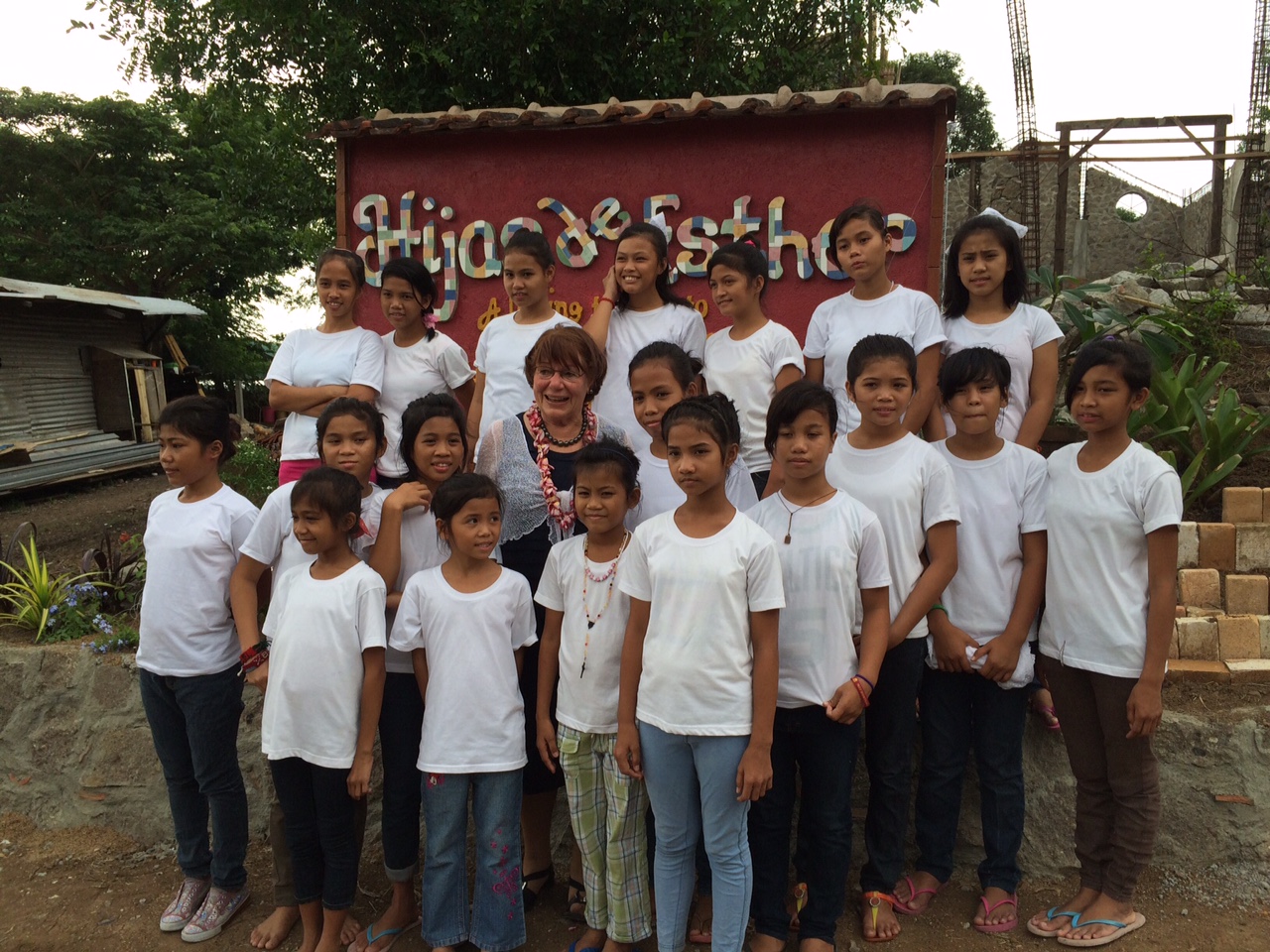 Wie ein Engel aus der Ferne