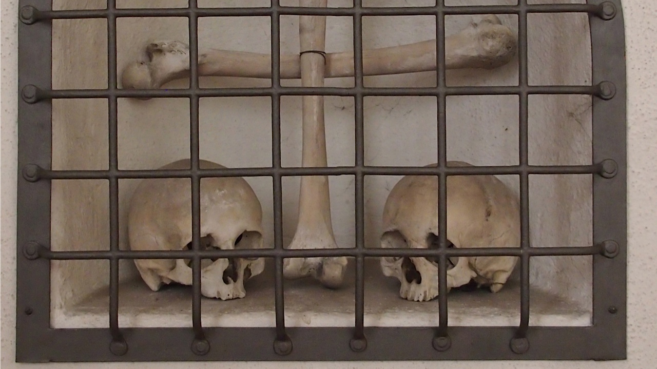 «Menschen, nicht Katholiken beerdigen»