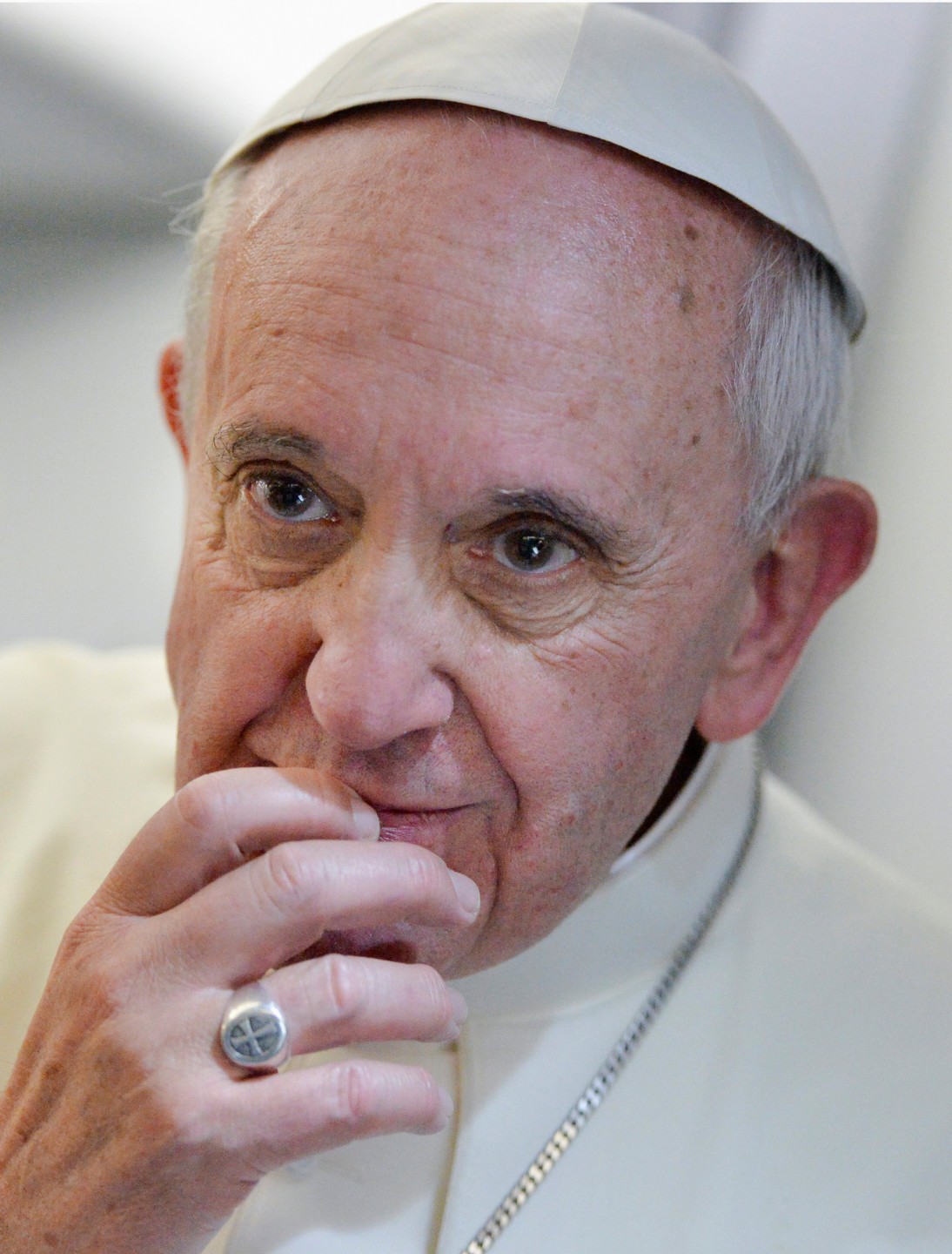 Papst erschüttert  über  Missbrauchsbericht aus Frankreich