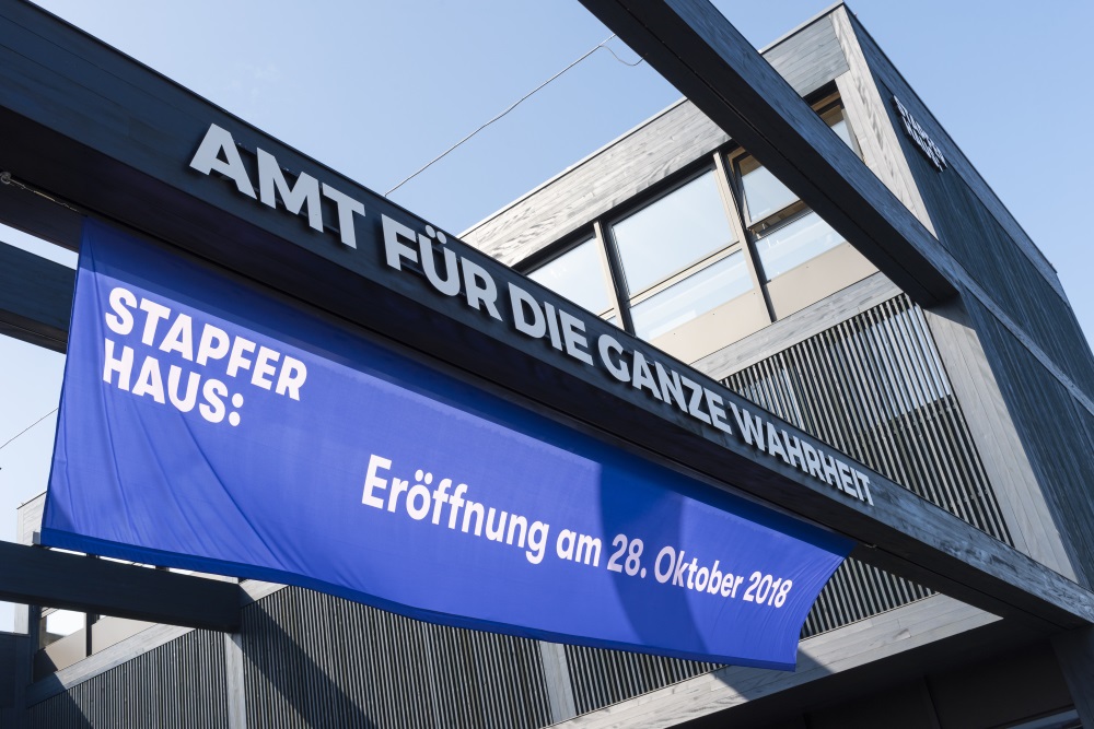 Stapferhaus zeigt die Rückseite der Wahrheit