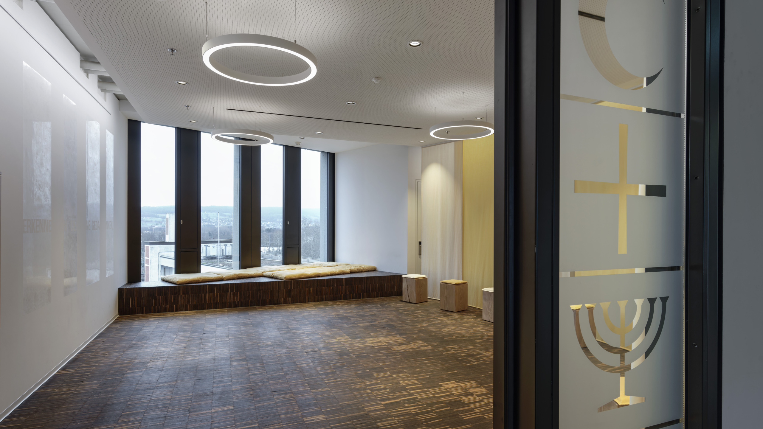 Tief durchatmen im Raum der Stille