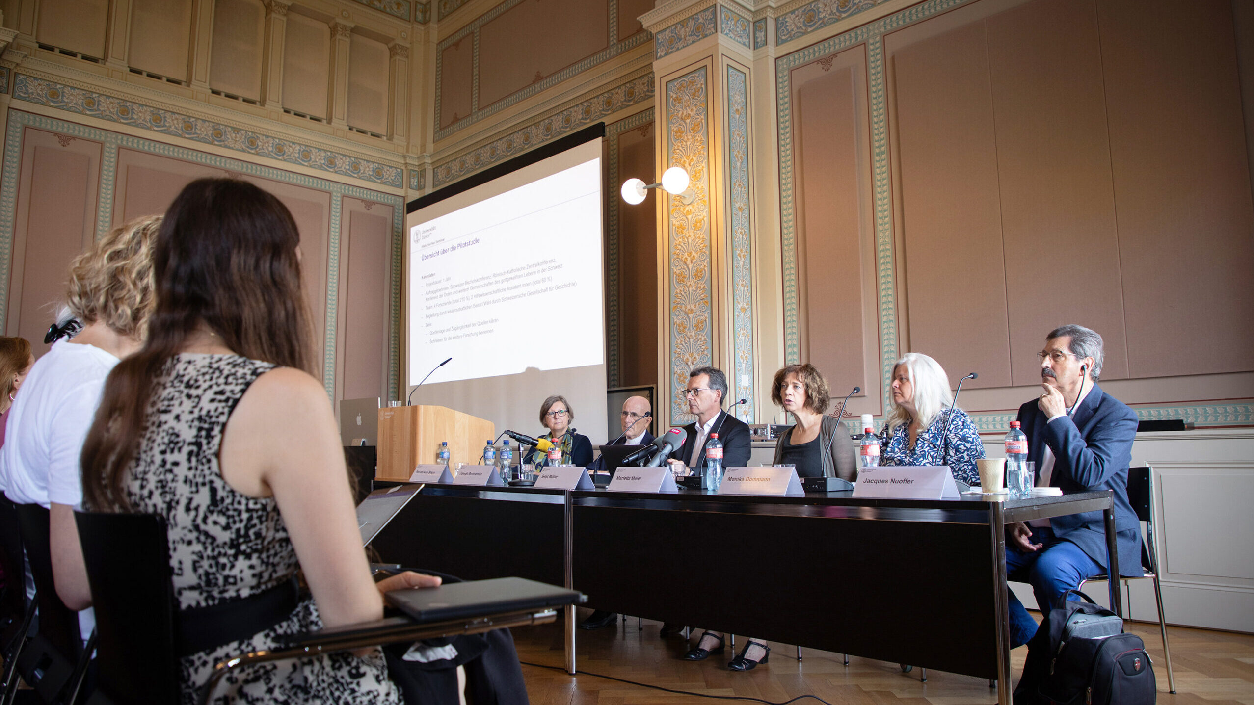 Wegen Missbrauchsstudie: Verdoppelung der Kirchenaustritte im Jahr 2023